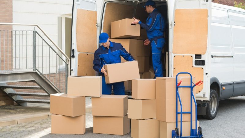 Benefits of Hiring Professional Movers When You Move Interstate