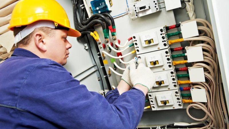 Hiring An Electrician: Quick Tips