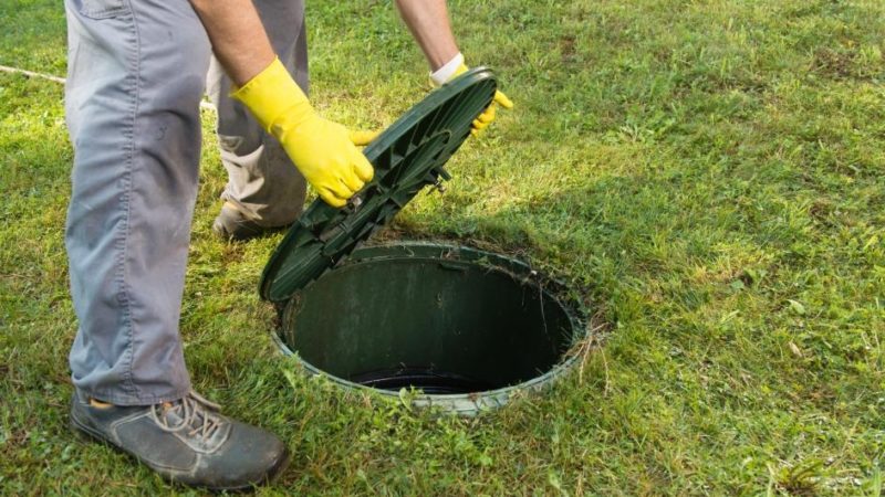 DIFFERENT WAYS TO TELL IF YOU HAVE SEPTIC TANK PROBLEM