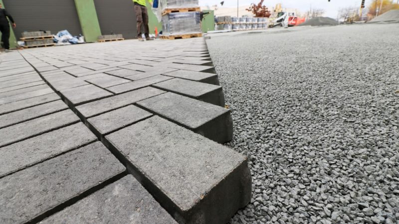 Which are benefits of installing permeable pavement?