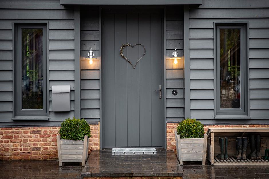 What Kind of Main Door Would Suit Your House?