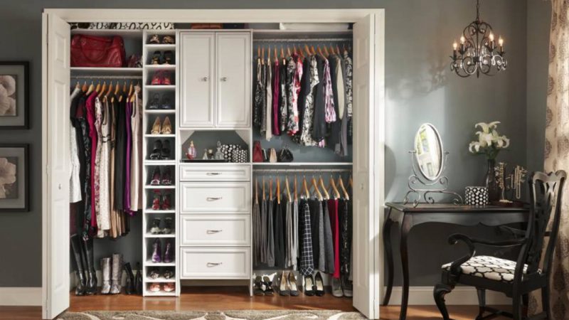 Reach-in Vs. Walk-in Closets: Which one should you pick?