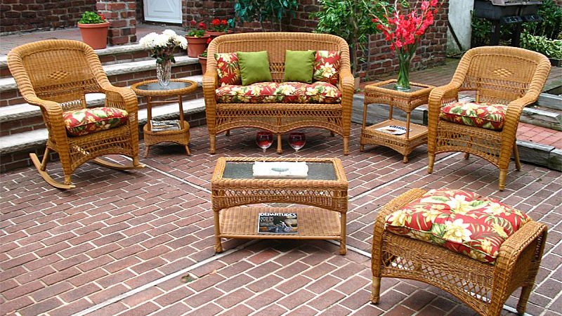 Benefits and Types of Having Porch Furniture
