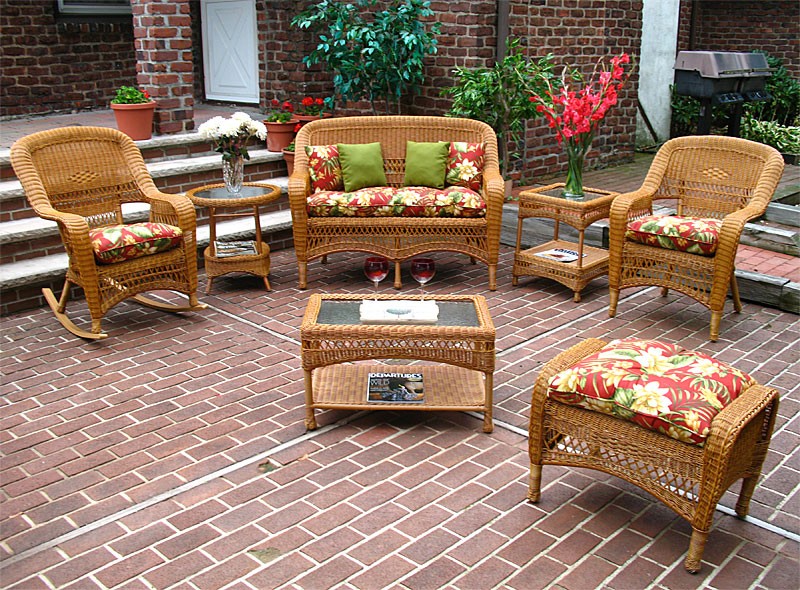 Benefits and Types of Having Porch Furniture