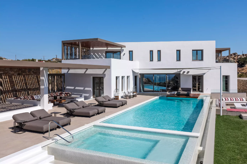 How can you find the perfect Mykonos villa for your vacation?