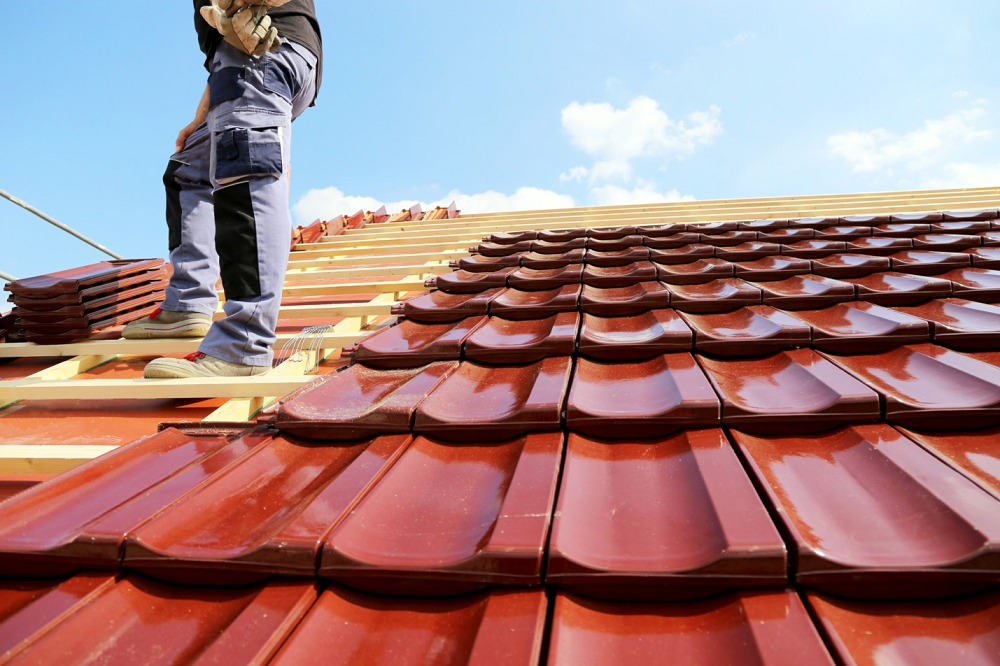 How to choose the right roof restoration contractor for your home?