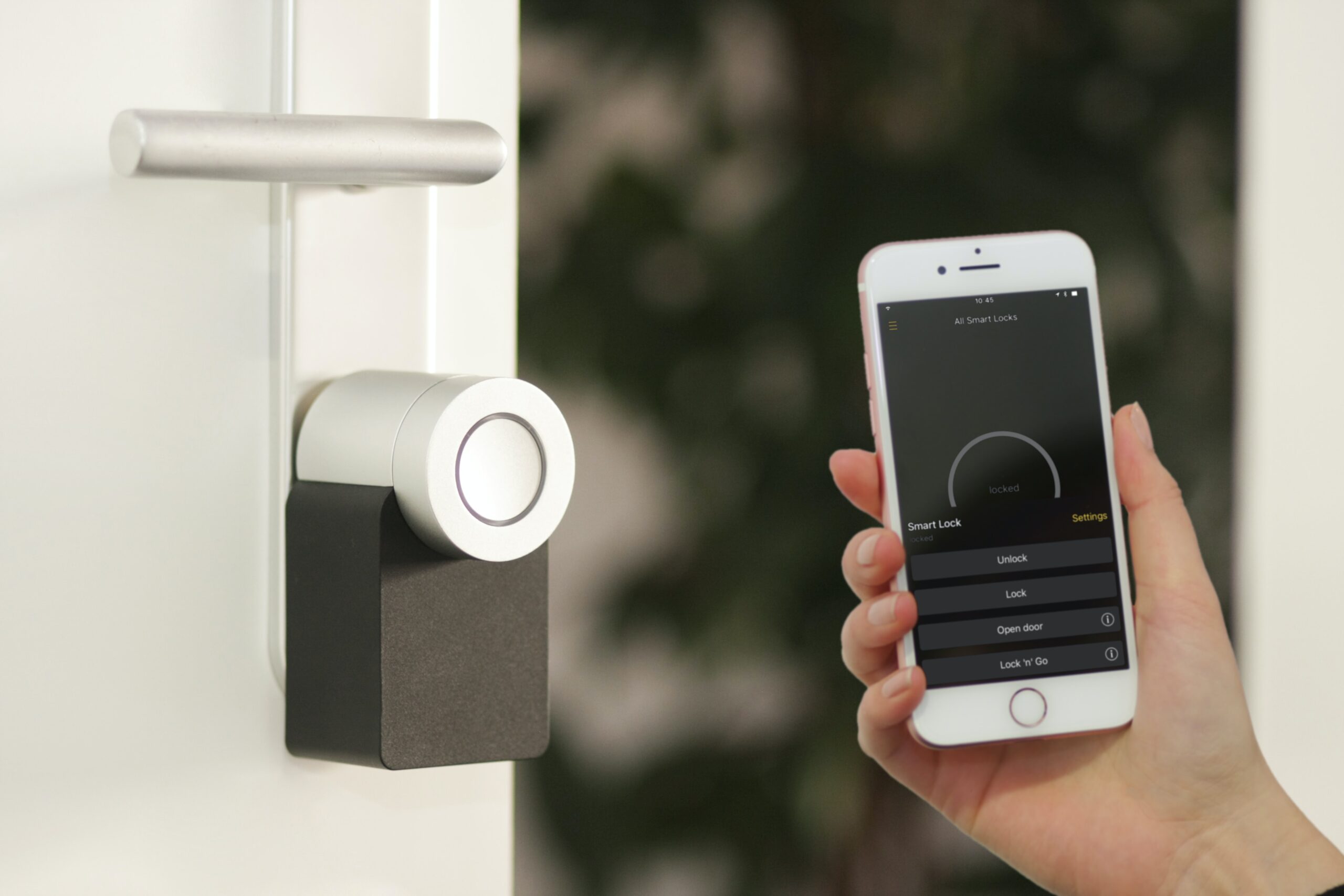 Smart Locks for Businesses: Enhancing Security in the Commercial Sector